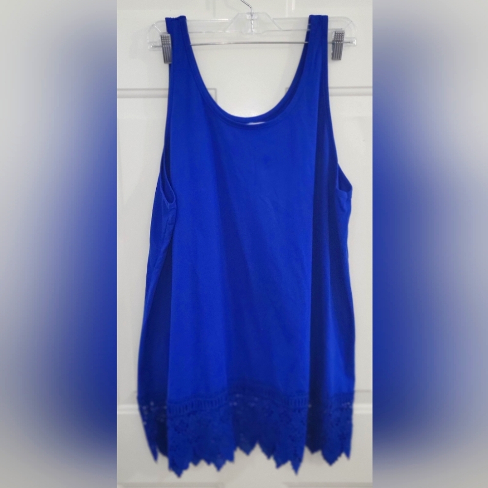 Woman's plus size blue w/ lace on bottom tank top, size 3X